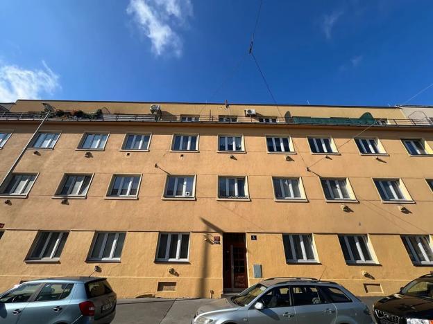 Prodej bytu 2+kk, Praha, Průběžná, 49 m2