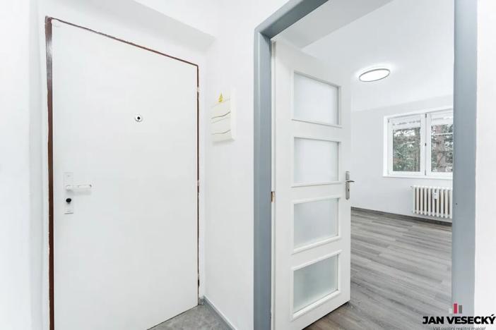 Pronájem bytu 3+1, Praha - Čakovice, U Párníků, 54 m2