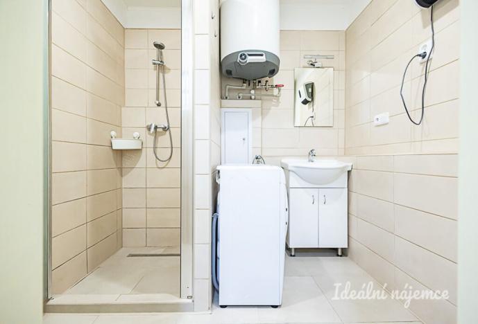 Pronájem bytu 1+kk, Praha - Libeň, Na Rokytce, 25 m2