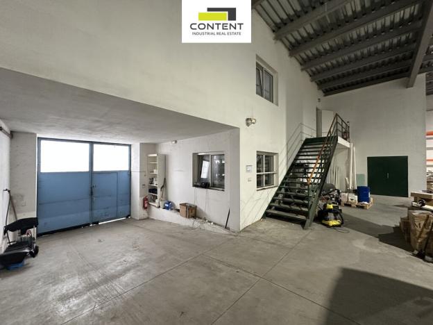 Prodej výrobních prostor, Praha - Čakovice, Cukrovarská, 3508 m2