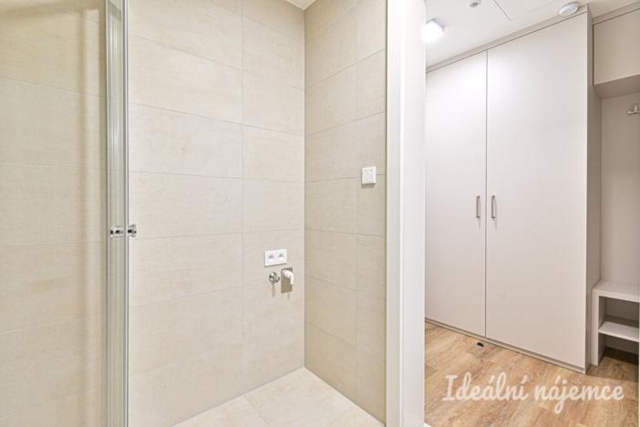 Pronájem bytu 1+kk, Brno, Bystrcká, 36 m2