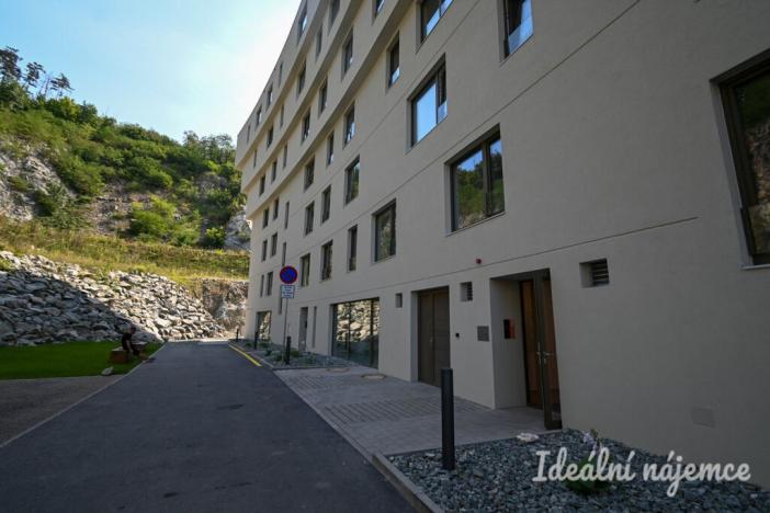 Pronájem bytu 1+kk, Brno, Bystrcká, 36 m2