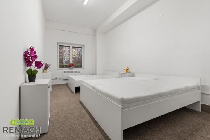 Pronájem ubytování, Uherské Hradiště, náměstí Republiky, 92 m2