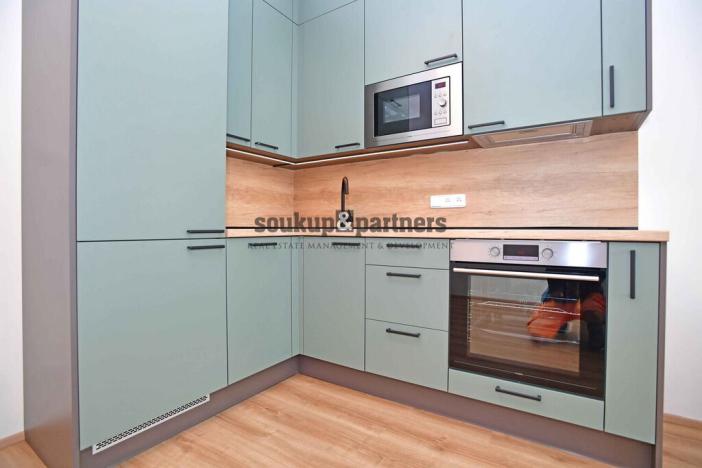 Prodej bytu 1+kk, Praha, Návarovská, 34 m2