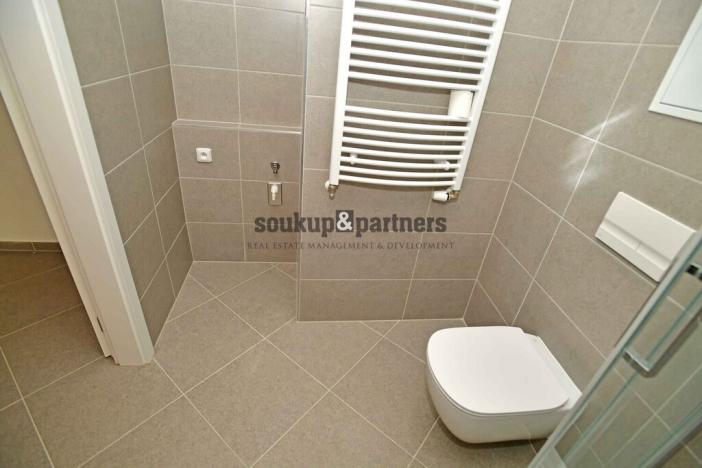 Prodej bytu 1+kk, Praha, Návarovská, 34 m2