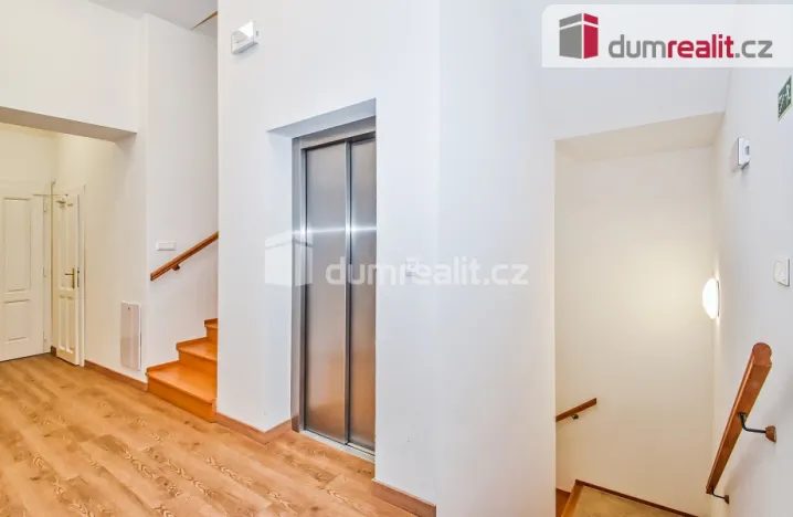 Pronájem kanceláře, Praha - Nové Město, Národní, 113 m2