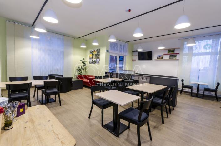 Pronájem restaurace, Praha - Čakovice, Theinova, 187 m2