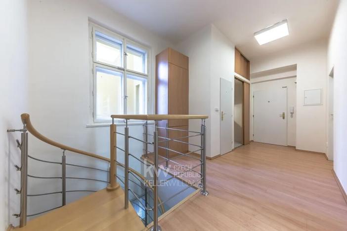 Pronájem kanceláře, Praha - Bubeneč, Jana Zajíce, 270 m2