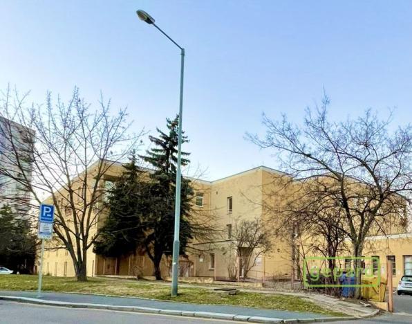 Pronájem garážového stání, Praha, Jihlavská, 13 m2