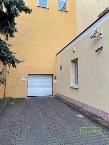 Pronájem garážového stání, Praha, Jihlavská, 13 m2