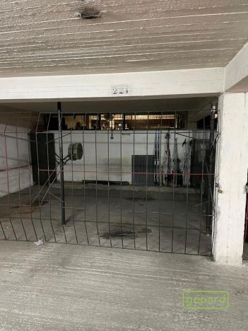 Pronájem garážového stání, Praha, Jihlavská, 13 m2