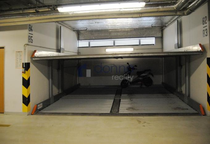 Pronájem garážového stání, Praha - Vršovice, Přípotoční, 15 m2