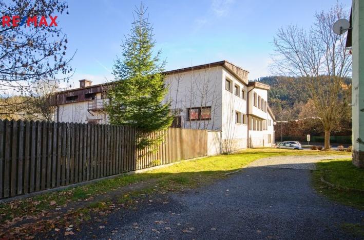 Prodej ubytování, Velké Karlovice, 1770 m2