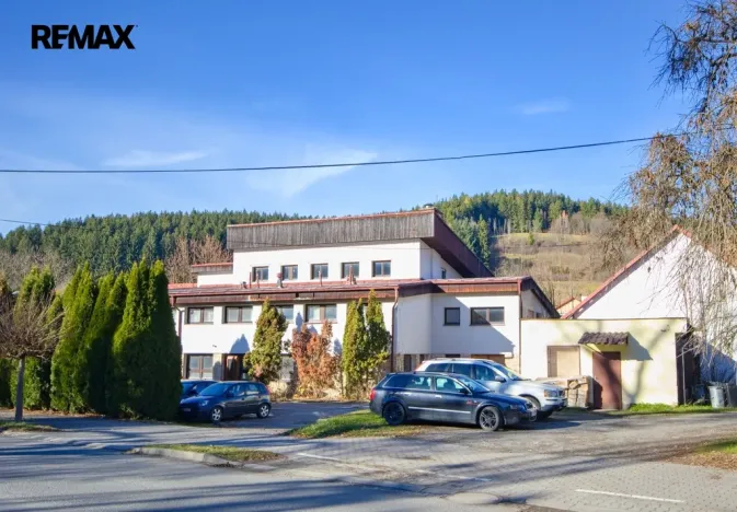 Prodej ubytování, Velké Karlovice, 1770 m2