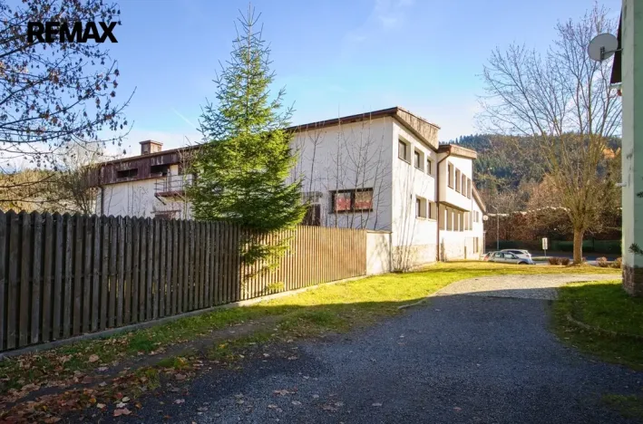 Prodej ubytování, Velké Karlovice, 1770 m2