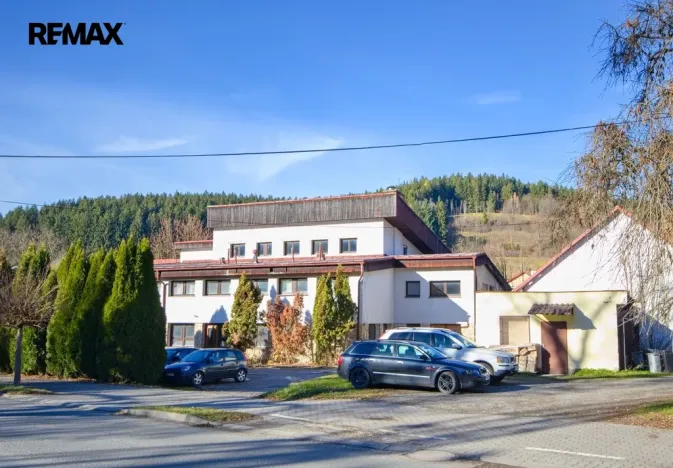 Prodej ubytování, Velké Karlovice, 1770 m2