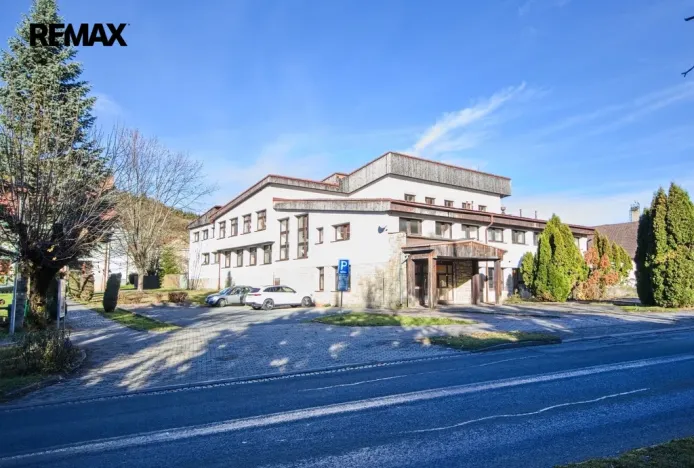 Prodej ubytování, Velké Karlovice, 1770 m2
