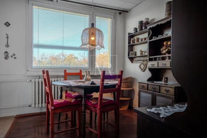 Prodej bytu 3+1, Praha - Kobylisy, Luhovská, 74 m2