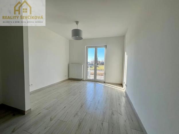 Pronájem bytu 1+kk, Hrochův Týnec, Nádražní, 28 m2