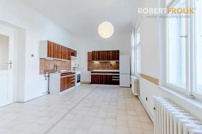 Pronájem bytu 2+1, Praha - Střešovice, Na Petynce, 77 m2