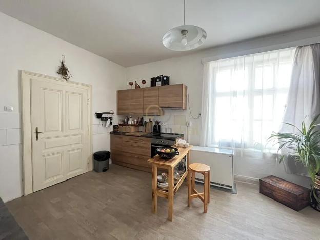 Pronájem bytu 2+1, Jindřichův Hradec, nám. Míru, 97 m2