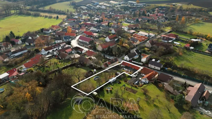 Prodej rodinného domu, Milovice - Benátecká Vrutice, 300 m2