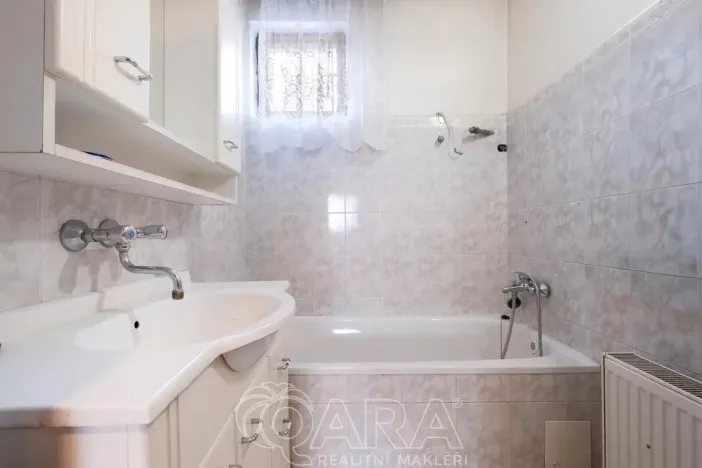 Prodej rodinného domu, Milovice - Benátecká Vrutice, 300 m2