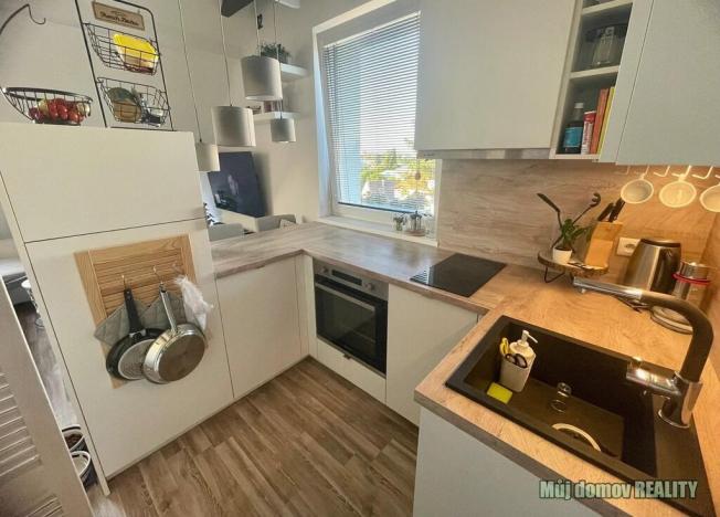 Pronájem bytu 2+kk, Praha - Ruzyně, Zbuzanská, 37 m2