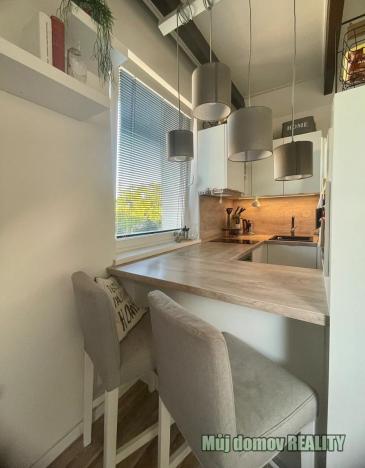 Pronájem bytu 2+kk, Praha - Ruzyně, Zbuzanská, 37 m2