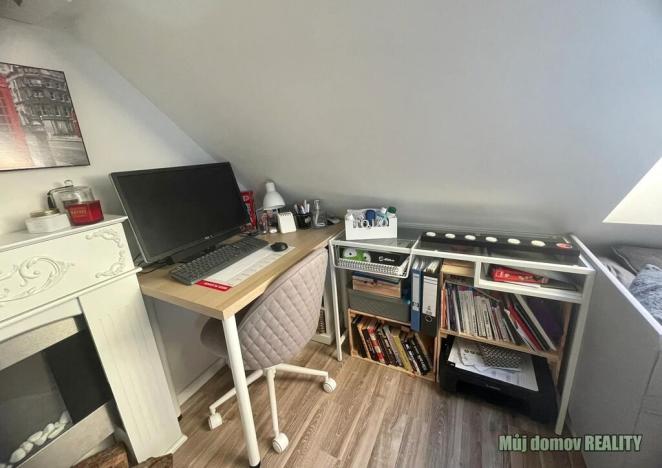 Pronájem bytu 2+kk, Praha - Ruzyně, Zbuzanská, 37 m2