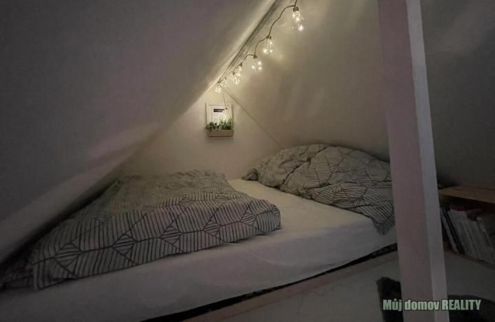 Pronájem bytu 2+kk, Praha - Ruzyně, Zbuzanská, 37 m2