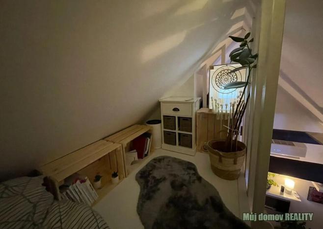 Pronájem bytu 2+kk, Praha - Ruzyně, Zbuzanská, 37 m2