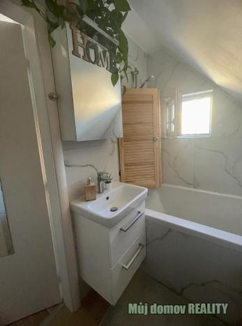 Pronájem bytu 2+kk, Praha - Ruzyně, Zbuzanská, 37 m2