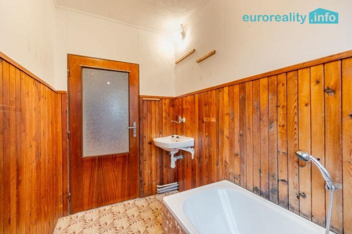 Prodej rodinného domu, Nový Bor, Ke Koupališti, 250 m2