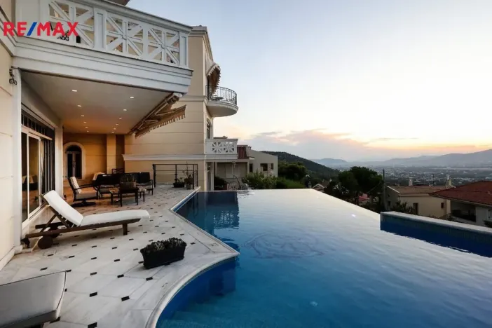 Prodej vily, East Attica Regional Unit,Řecko, 1285 m2