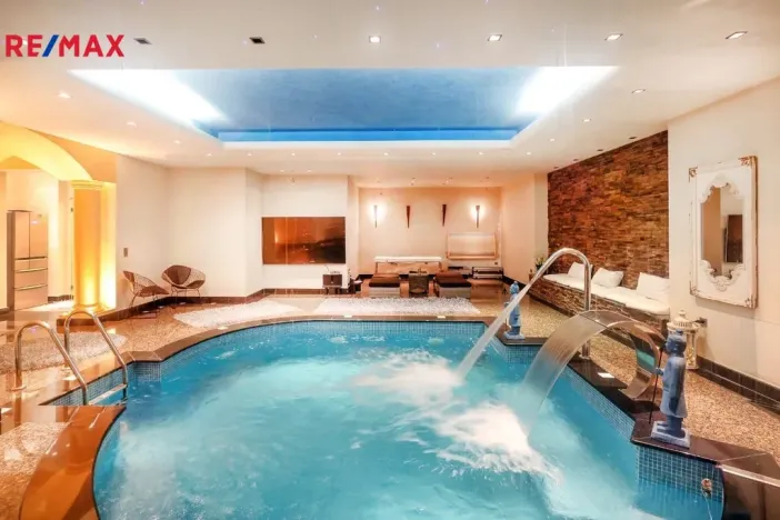 Prodej vily, East Attica Regional Unit,Řecko, 1285 m2