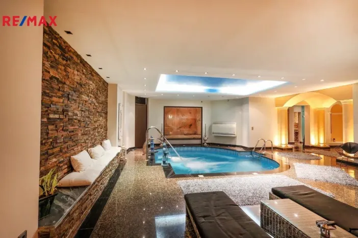 Prodej vily, East Attica Regional Unit,Řecko, 1285 m2