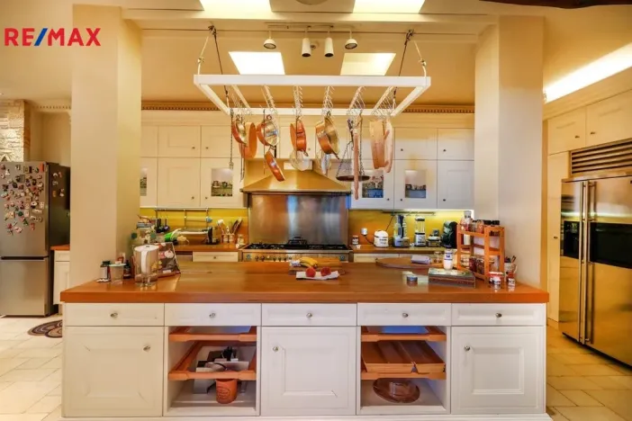 Prodej vily, East Attica Regional Unit,Řecko, 1285 m2