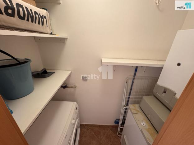 Pronájem bytu 1+kk, Praha - Libeň, Nad Okrouhlíkem, 45 m2