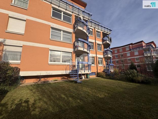 Pronájem bytu 1+kk, Praha - Libeň, Nad Okrouhlíkem, 45 m2