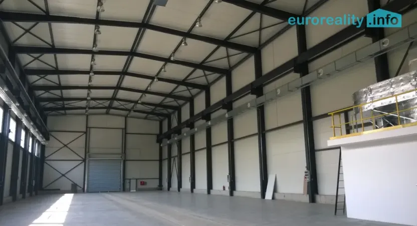 Pronájem skladu, Mariánské Lázně, třída Vítězství, 300 m2