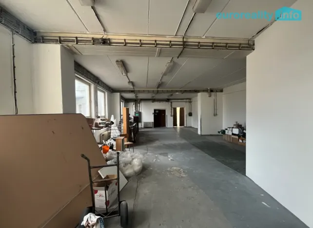 Pronájem skladu, Mariánské Lázně, třída Vítězství, 120 m2