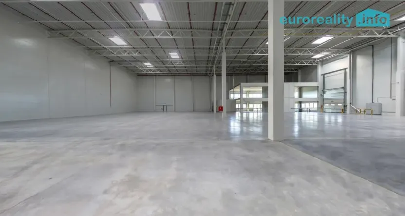 Pronájem skladu, Mariánské Lázně, třída Vítězství, 900 m2