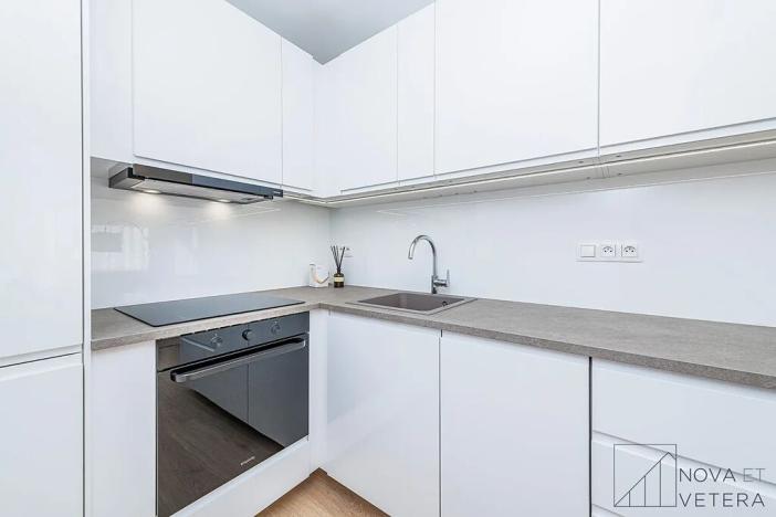 Prodej bytu 2+kk, Praha - Kobylisy, Třeboradická, 48 m2