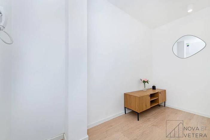 Prodej bytu 2+kk, Praha - Kobylisy, Třeboradická, 48 m2