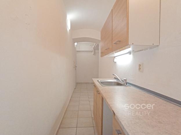 Pronájem kanceláře, Praha - Holešovice, Kamenická, 42 m2