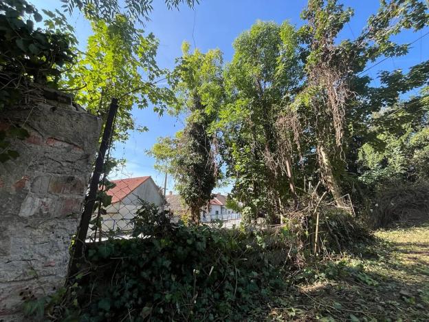 Prodej komerčního pozemku, Týnec nad Labem, 140 m2