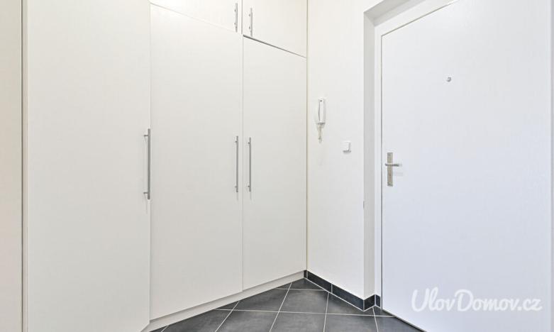 Prodej bytu 1+kk, Praha - Horní Měcholupy, Modenská, 35 m2