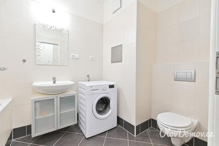 Prodej bytu 1+kk, Praha - Horní Měcholupy, Modenská, 35 m2