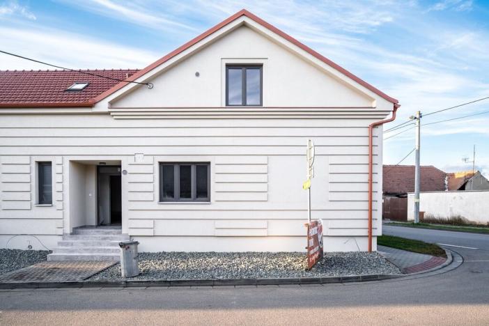 Prodej bytu 3+kk, Přísnotice, Žabčická, 99 m2